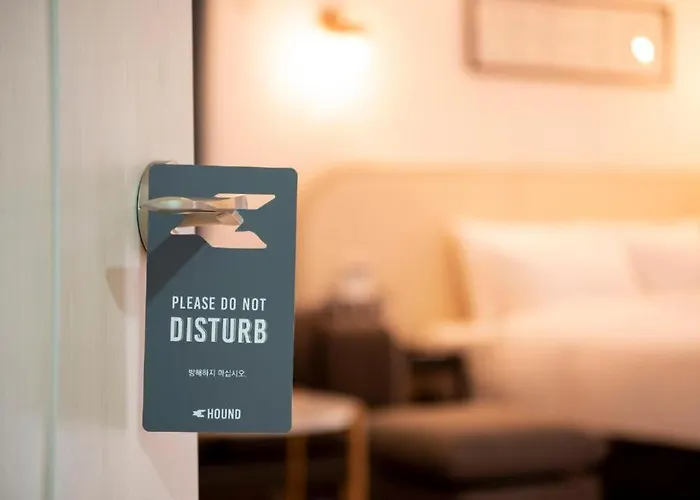 Hound Yeonsan Hotel Busan