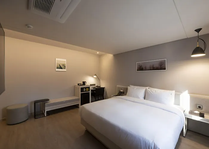 Hotel Hound Yeonsan Busan