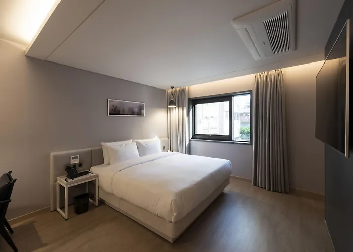 Hound Yeonsan Hotel 3*