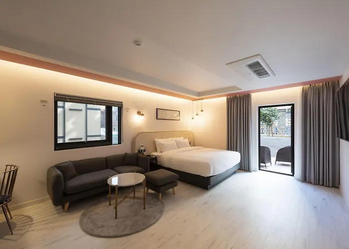 Hotel Hound Yeonsan Busan