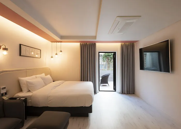 Hotel Hound Yeonsan Busan
