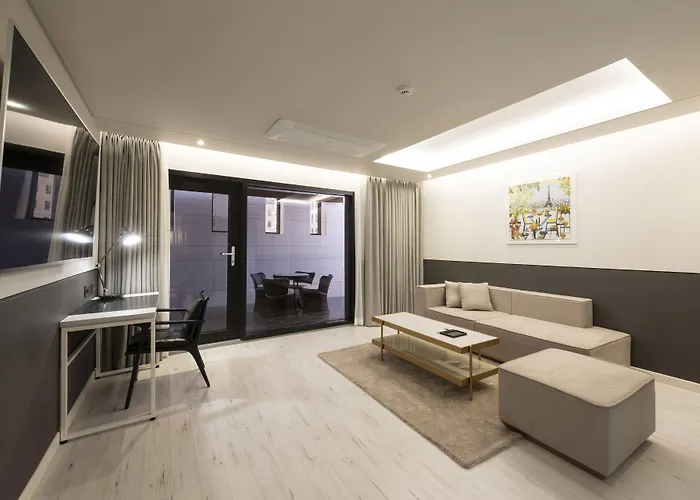 Hound Yeonsan 3* Busan