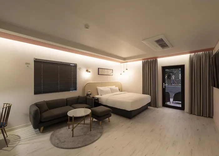 Hotel Hound Yeonsan Busan